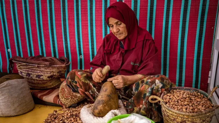 Empowering Moroccan Women: Argan Oil's Transformative Role in Local Communities